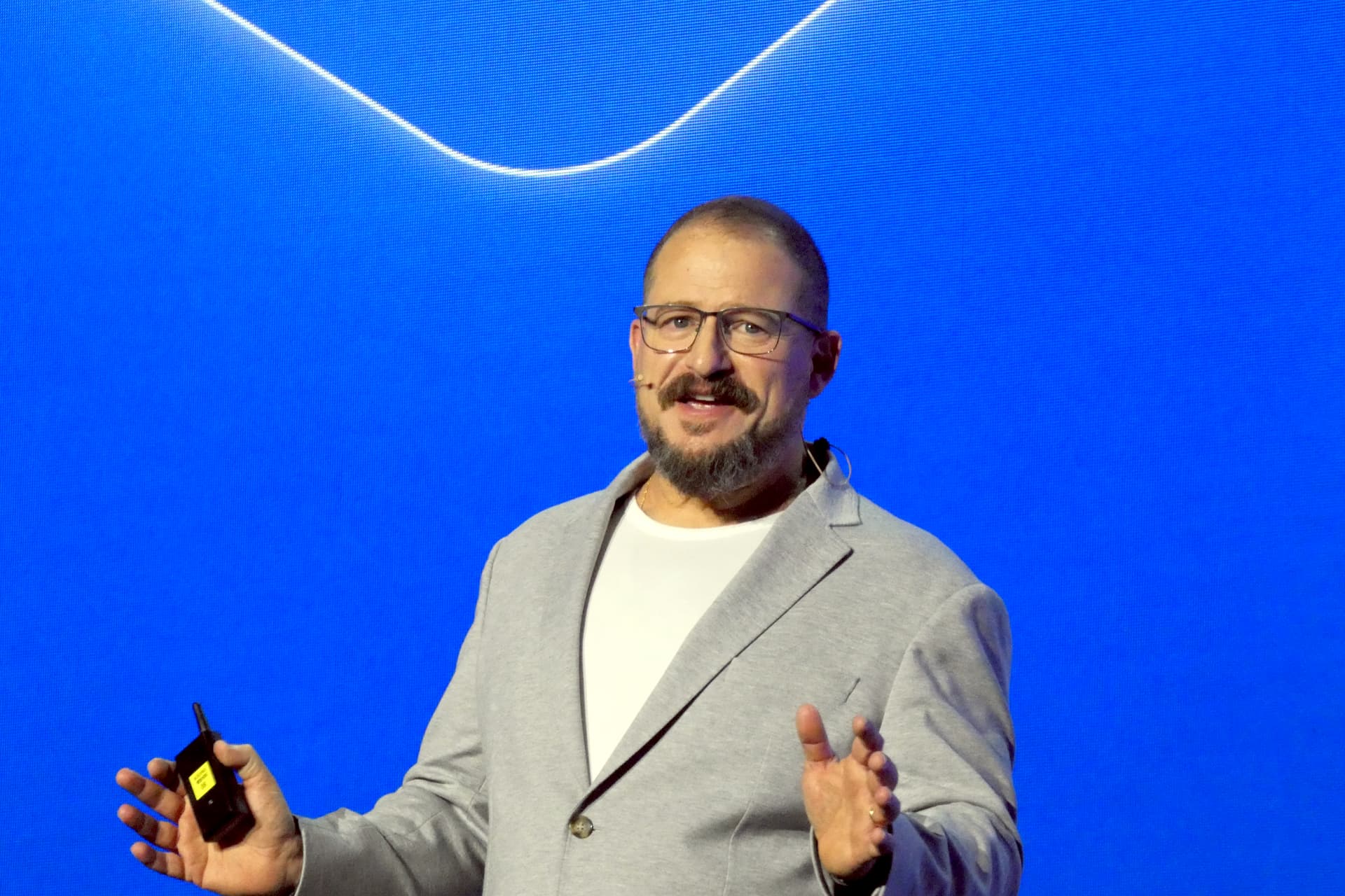 「2026年はエージェントの年」、Qualcomm CEOが語る分散型AIの未来 - ai.watch.impress.co.jp
