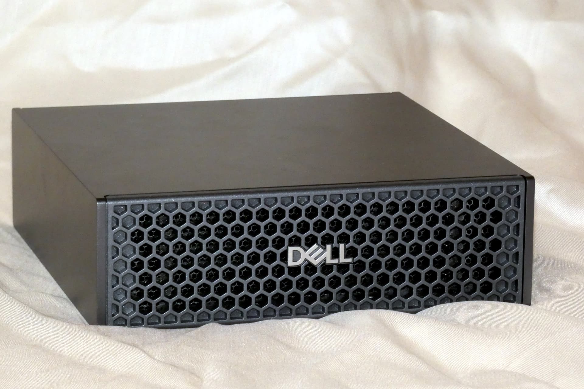 NVIDIA、ローカルAIマシン「DGX Spark」の64GB版をOEM経由で販売