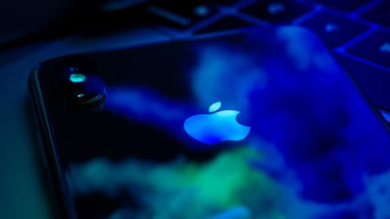 Appleが従業員に仕事用と個人用のiCloudアカウントを混在させることを推奨した結果、元従業員は退職後も機密性の高い社内ファイルにアクセスできていることが明らかに