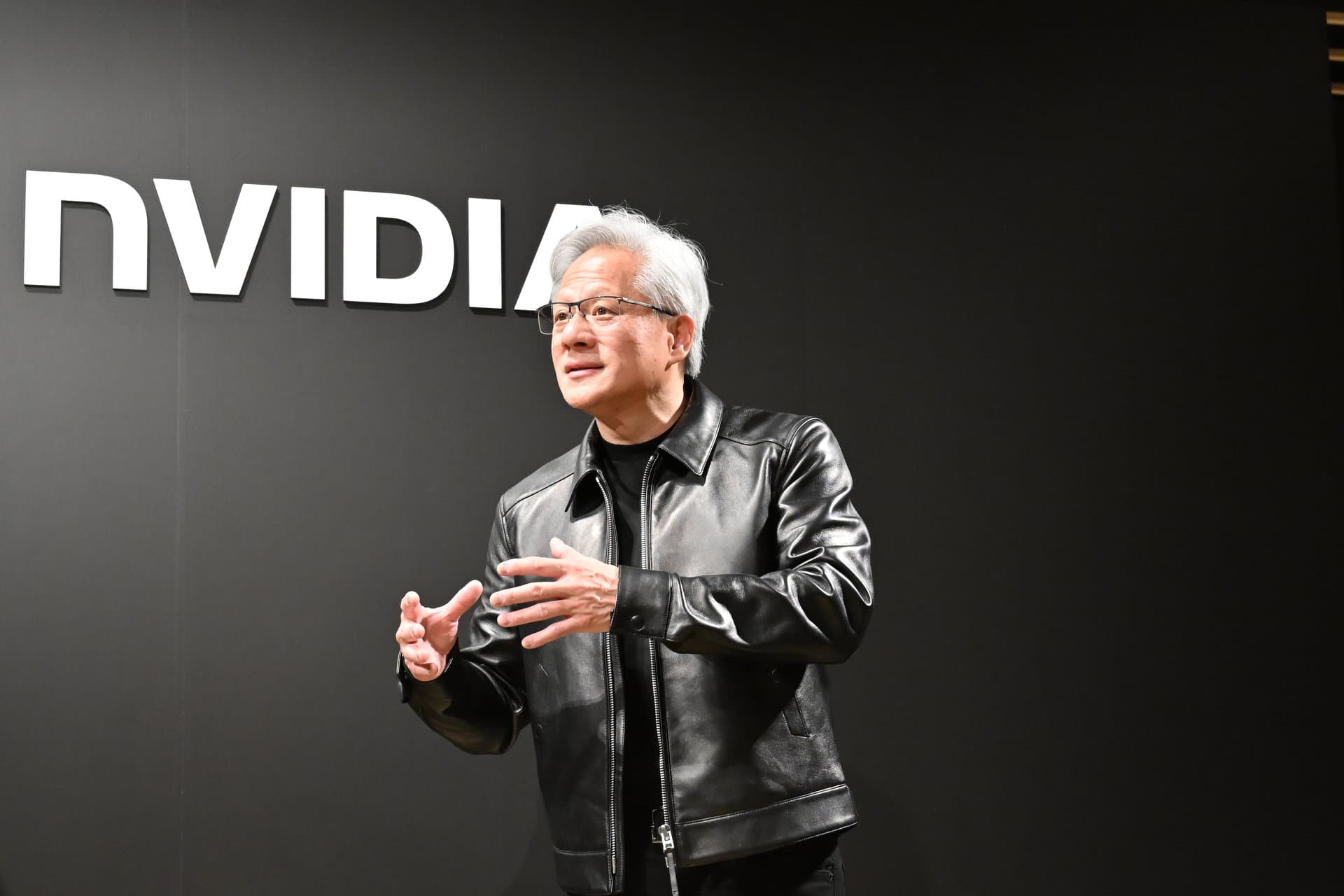 NVIDIAフアンCEOが語る“日本復活”のシナリオ 10年続く半導体バブルと「原発活用」の勝算
