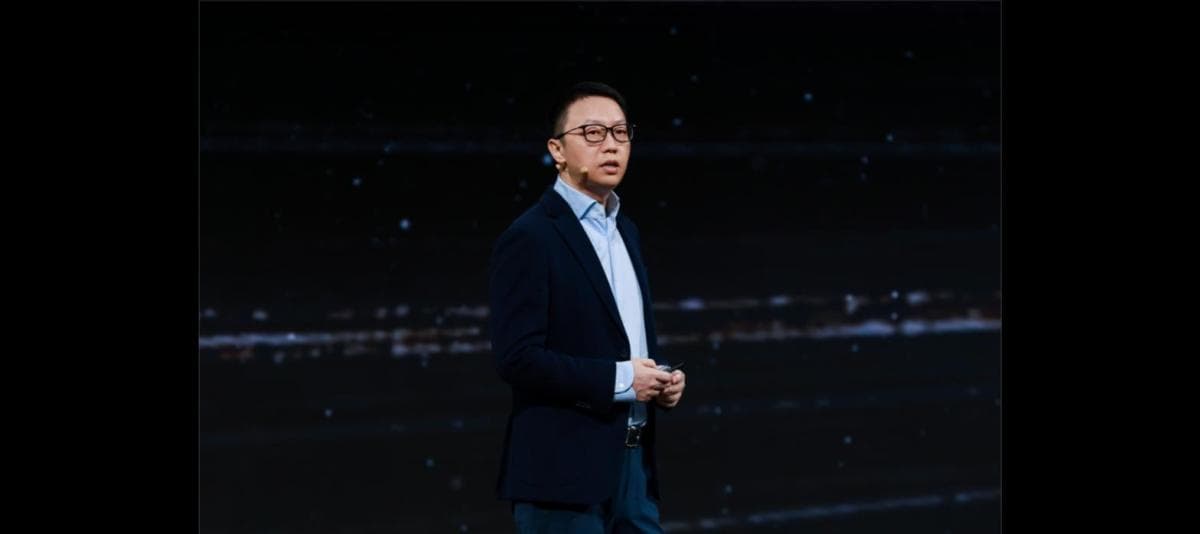 アリババが次世代AIチップ「Zhenwu V900」発表、50万枚クラスタで10兆パラメータへ