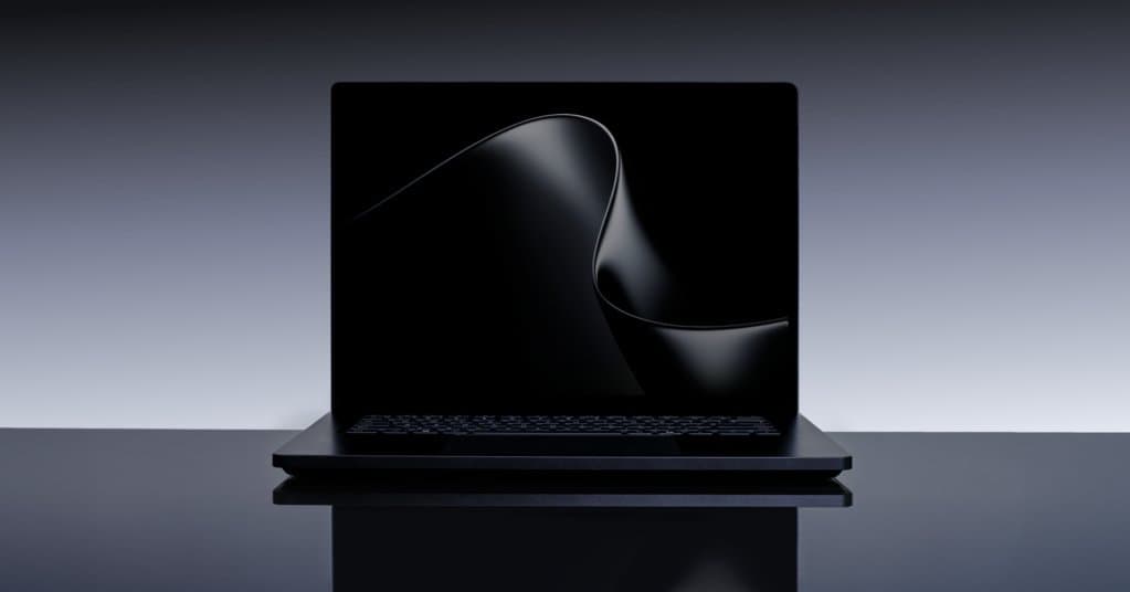 Microsoft、NVIDIAと共同設計のPC「Surface Laptop Ultra」発表　AIモデルのローカル実行可能 - www.itmedia.co.jp