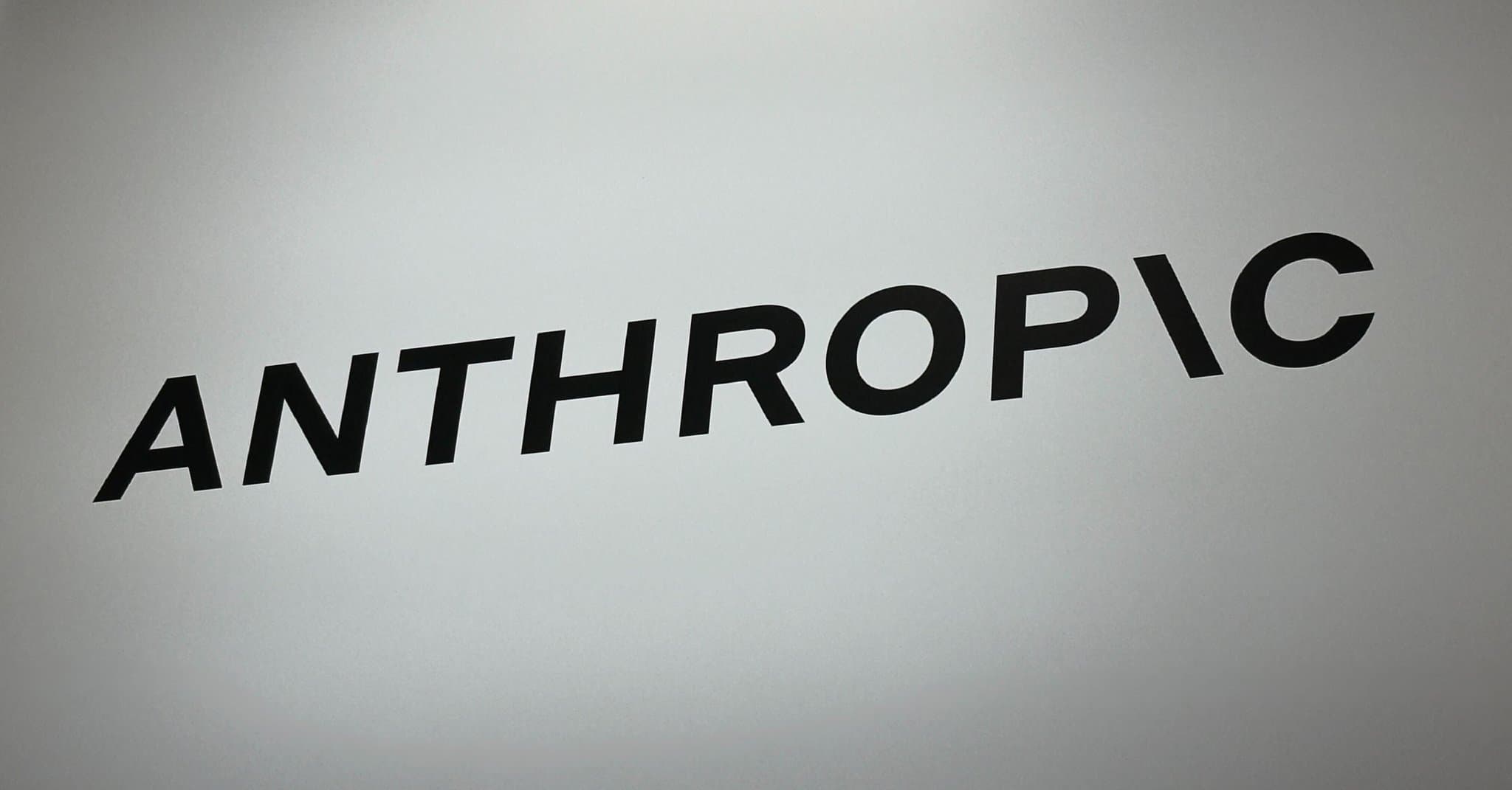 IPO目論見書に「AIは人類の存亡リスク」「コードの9割はClaude製」 Anthropicが示した規格外の見立て
