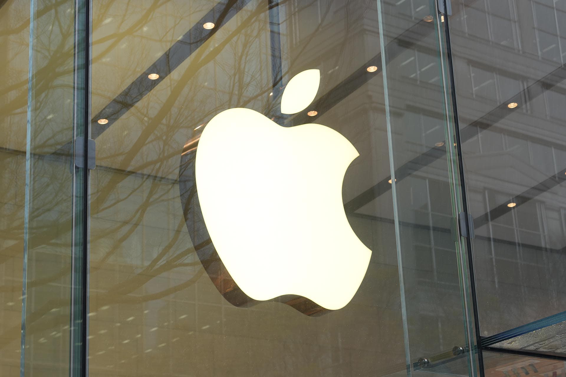 アップル、EUで「Siri AI」提供見送り　欧州委は「アップルの判断」と反論 - www.watch.impress.co.jp