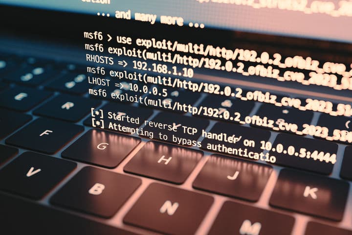 OpenAIへのClaude悪用侵入に関する政経分析