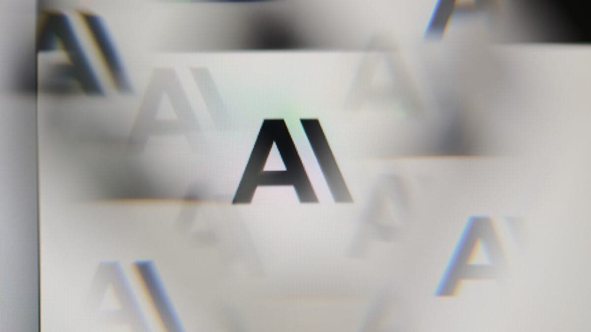 AI Could Soon Feed On Smart Devices Like a ‘Digital Slime Mold,’ Anthropic Warns